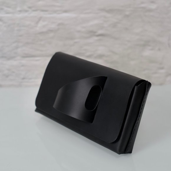 The Clutch in Satin Black Leather - glove clutch, handcrafted, stunning! - Picture 5 of 16